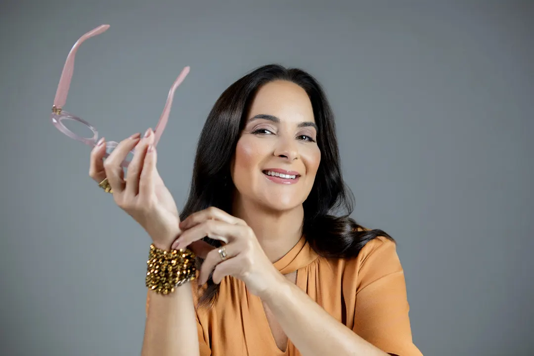 Dra. Mirela Ferrari, oftalmologista especialista em retina em Vitória / ES